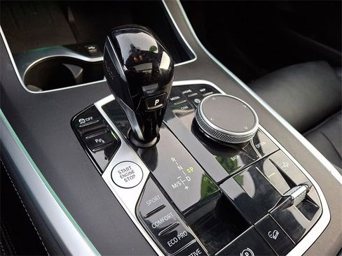 Used 2022 BMW X7 xDrive40i w/ M Sport Package image 17