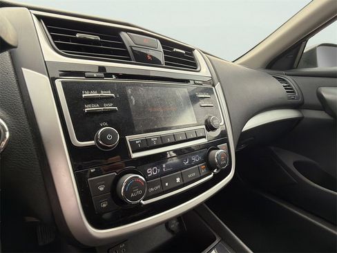 Used 2018 Nissan Altima 2.5 SV image 29