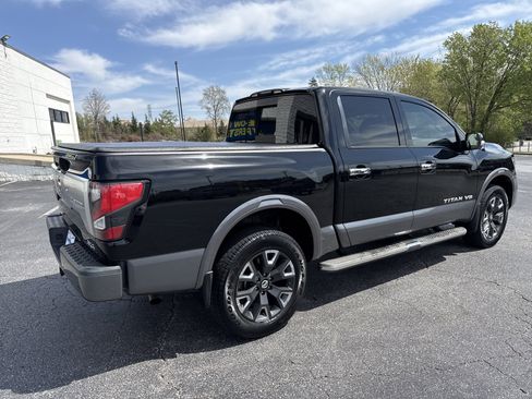 Used 2020 Nissan Titan Platinum Reserve w/ Moonroof Package image 10