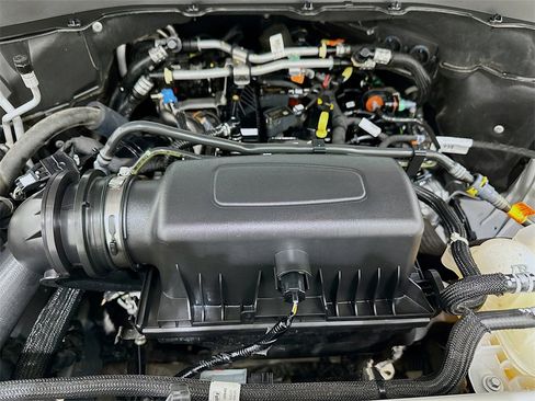 Used 2024 Ford Explorer XLT image 30