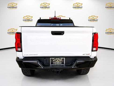 Used 2024 Chevrolet Colorado ZR2 w/ Technology Package AWD/4WD image 6