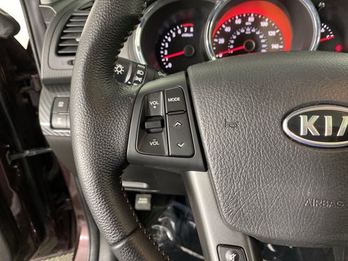 Used 2011 Kia Sorento SX image 23