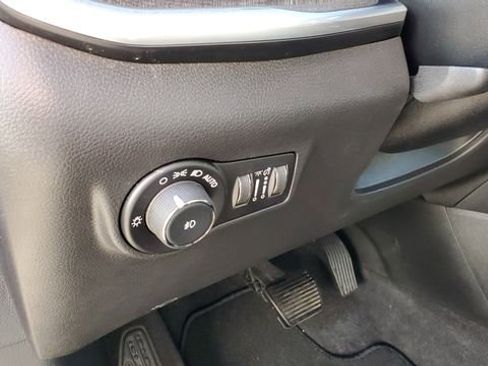 Certified 2024 Jeep Compass Latitude image 7