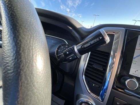 Used 2021 Nissan Titan SV w/ SV Convenience Package AWD/4WD image 16