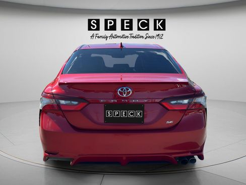 Used 2021 Toyota Camry SE FWD image 4