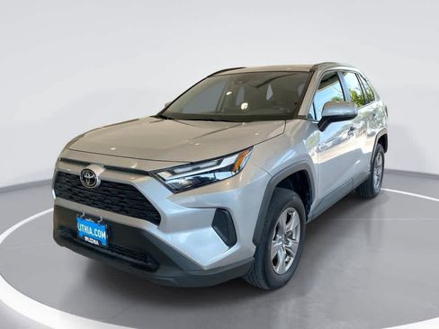 Used 2025 Toyota RAV4 XLE AWD/4WD image 1