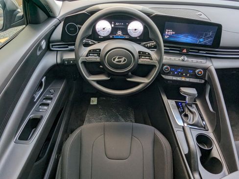 Certified 2025 Hyundai Elantra Sport image 14
