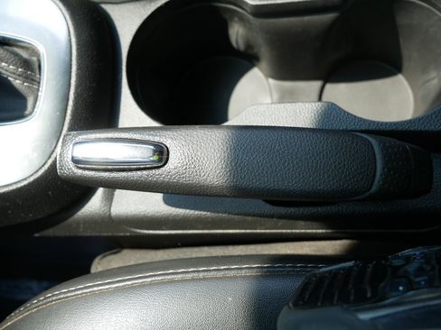 Used 2015 Buick Encore Convenience AWD/4WD image 32