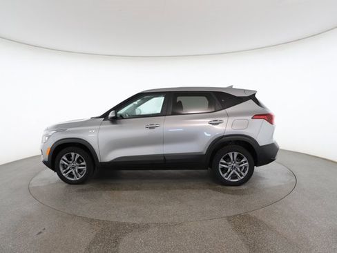 Used 2021 Kia Seltos LX image 7