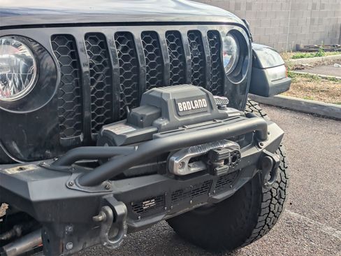 Used 2022 Jeep Gladiator Sport image 4