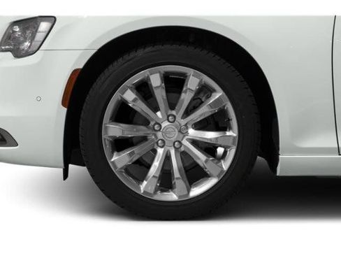 Used 2019 Chrysler 300 Limited AWD/4WD image 14