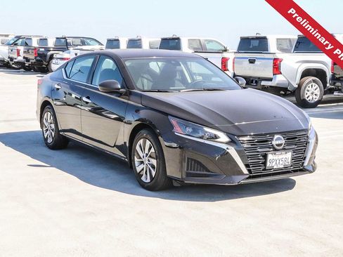 Used 2024 Nissan Altima 2.5 S FWD image 3