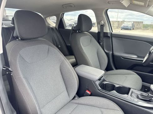 Used 2025 Kia K4 FWD image 26