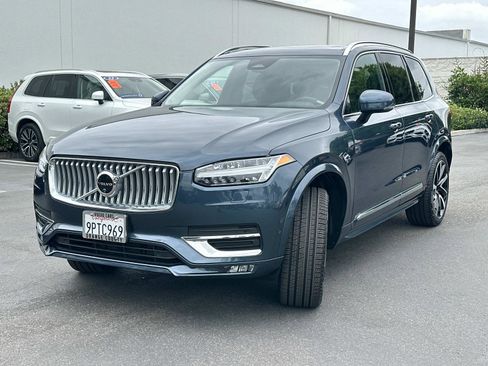 Certified 2025 Volvo XC90 B6 Plus image 8