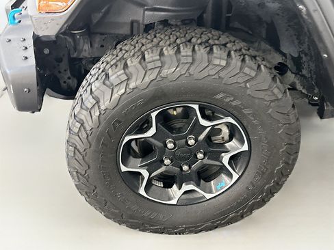 Used 2023 Jeep Wrangler Unlimited Rubicon 4xe w/ Steel Bumper Group AWD/4WD image 11