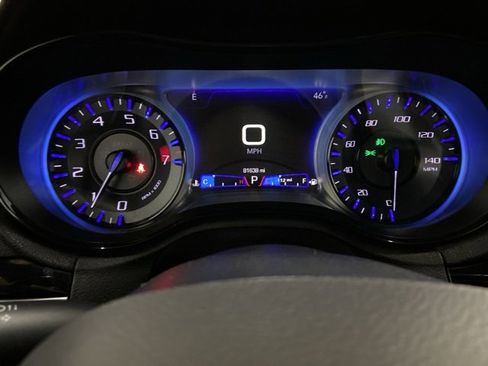 Used 2019 Chrysler 300 S image 48
