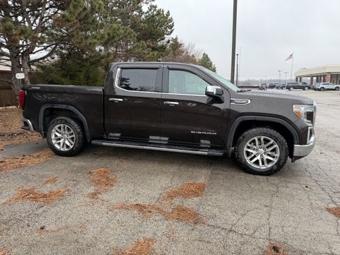 Used 2019 GMC Sierra 1500 SLT w/ SLT Convenience Package image 3