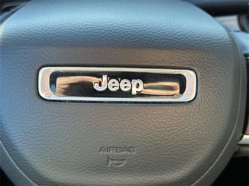 Certified 2023 Jeep Compass Limited image 28