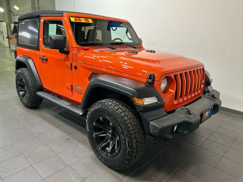 Used 2019 Jeep Wrangler Sport AWD/4WD image 2