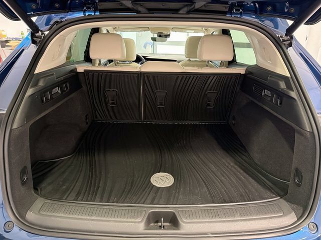 Used 2023 Buick Envision Avenir AWD/4WD image 23