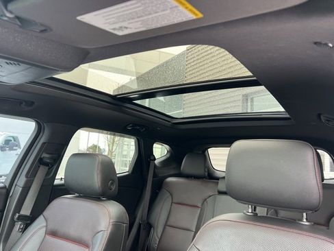 Used 2021 Chevrolet Blazer RS w/ Enhanced Convenience Package image 33