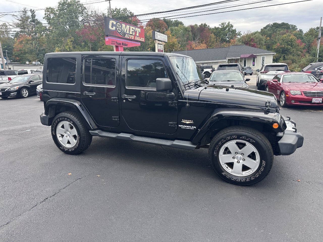 Used 2012 Jeep Wrangler Unlimited Sahara AWD/4WD image 2