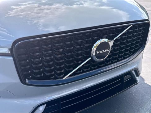 Used 2024 Volvo XC60 B5 Core w/ Protection Package Premier AWD/4WD image 32