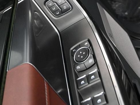 Used 2021 Ford F150 Lariat AWD/4WD image 2