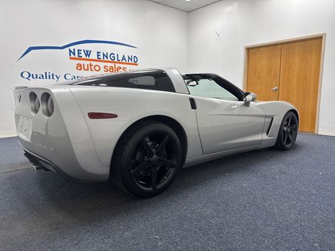 Used 2005 Chevrolet Corvette Coupe RWD image 2