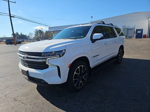 Used 2022 Chevrolet Suburban RST w/ Luxury Package image 7