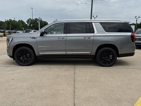 New 2026 GMC Yukon XL Denali w/ Denali Reserve Package AWD/4WD image 12