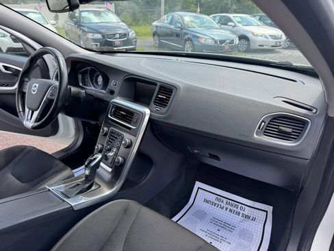 Used 2014 Volvo S60 T5 FWD image 24