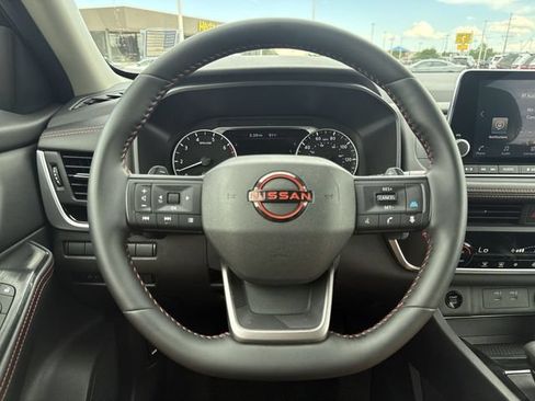 Used 2026 Nissan Rogue SV AWD/4WD image 14