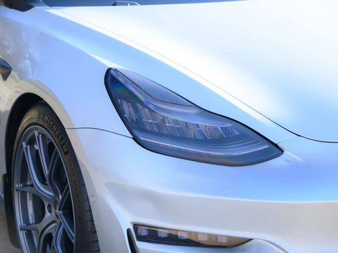 Used 2018 Tesla Model 3 Long Range image 16