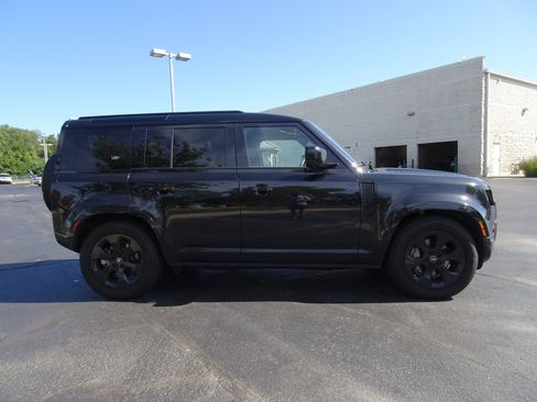 Certified 2024 Land Rover Defender 110 X-Dynamic SE AWD/4WD image 7