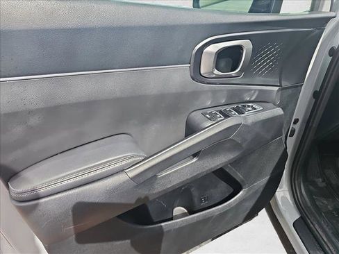 Used 2024 Kia Sorento S w/ Panoramic Sunroof Package image 13