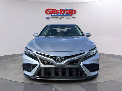Used 2023 Toyota Camry SE image 2