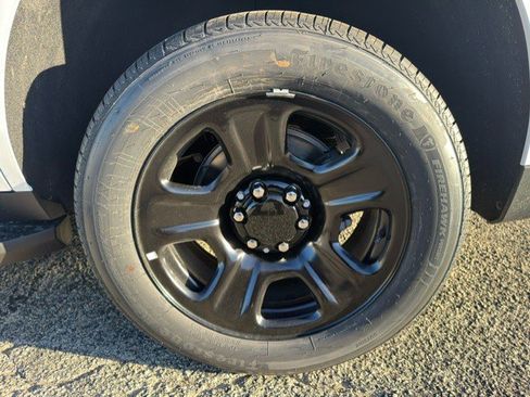 New 2025 Chevrolet Tahoe 4WD image 9