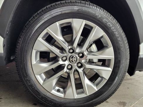Certified 2023 Toyota RAV4 XLE Premium FWD image 5