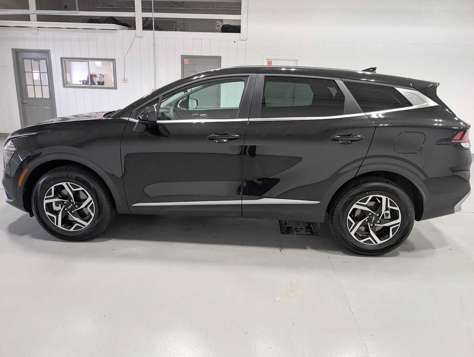 Certified 2024 Kia Sportage LX AWD/4WD image 11