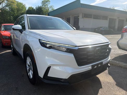 Used 2024 Honda CR-V LX image 3