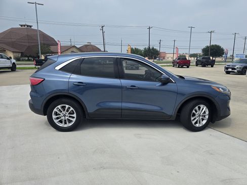 Used 2020 Ford Escape SE FWD image 2