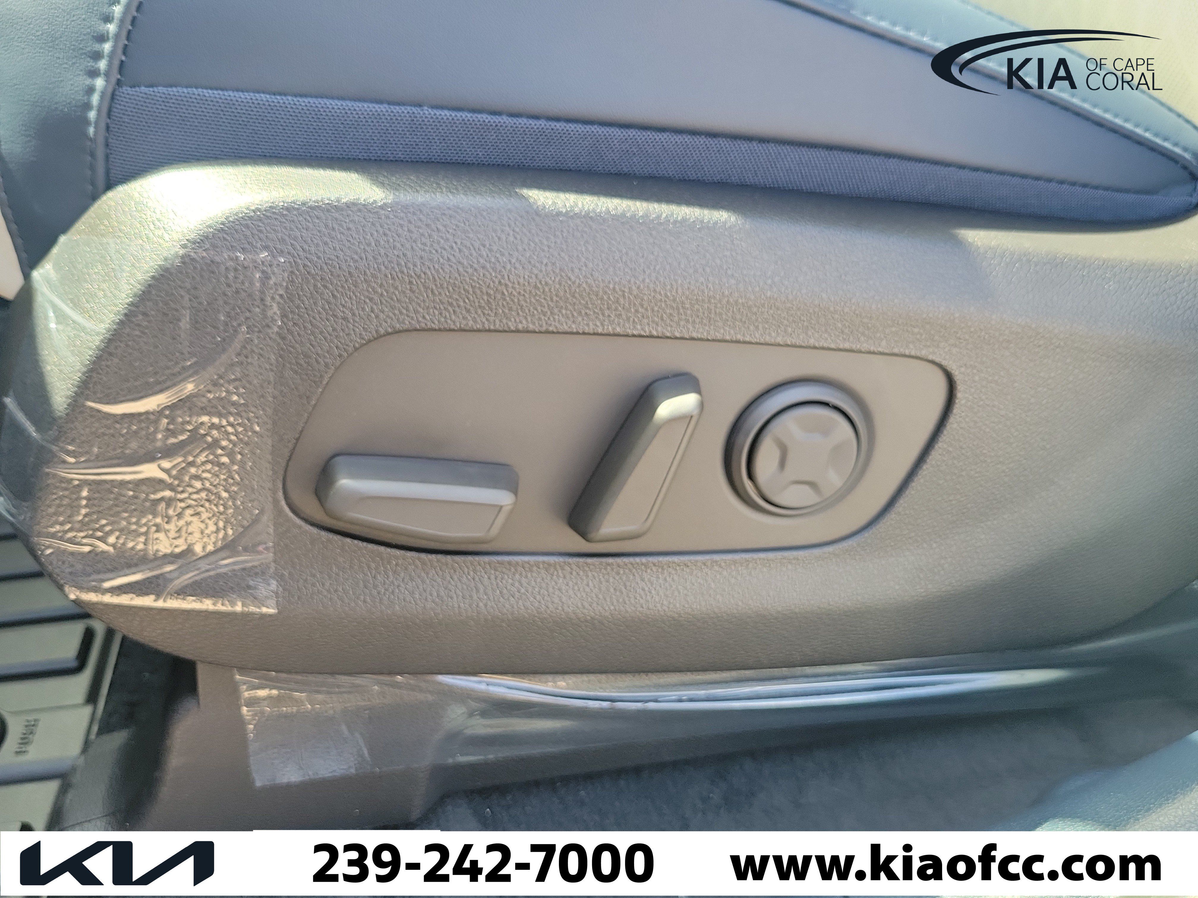New 2026 Kia Carnival EX FWD image 22