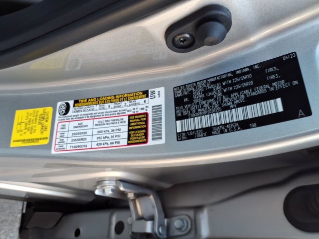Used 2023 Toyota Highlander Limited AWD/4WD image 30