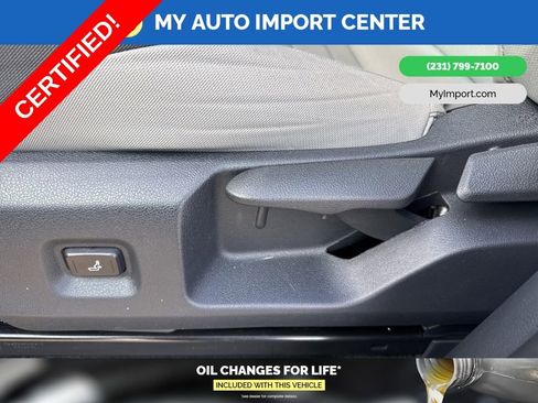 Certified 2025 Toyota Tacoma TRD Sport image 12