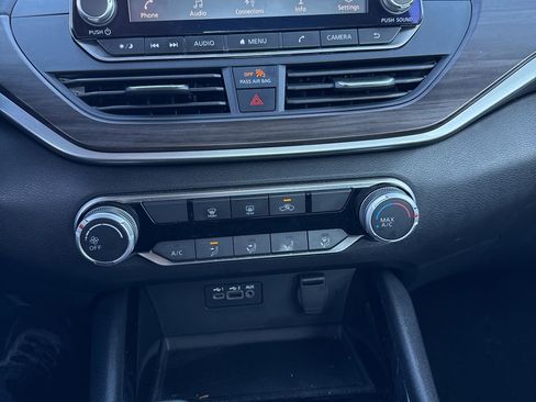 Used 2024 Nissan Altima 2.5 SV image 10