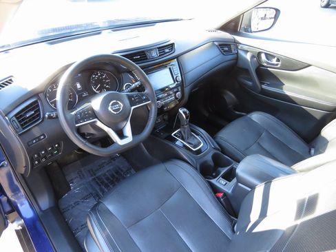 Used 2019 Nissan Rogue SL w/ Premium Package image 11