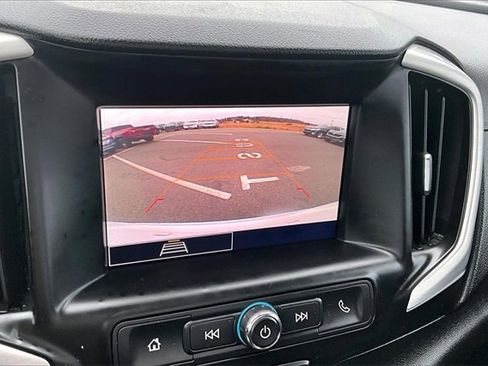 Used 2024 GMC Terrain SLE image 21