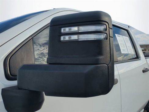 Used 2021 Chevrolet Silverado 2500 Custom w/ Custom Value Package image 12