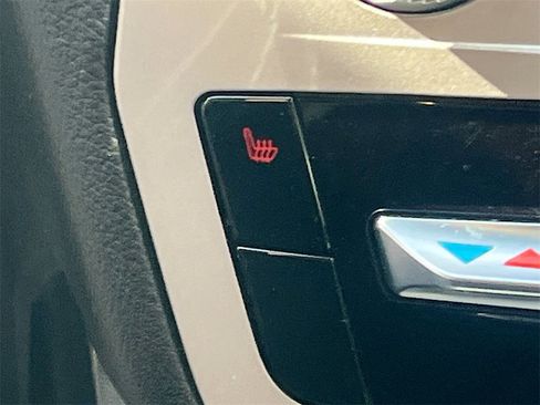 Used 2023 Ford Explorer XLT image 19